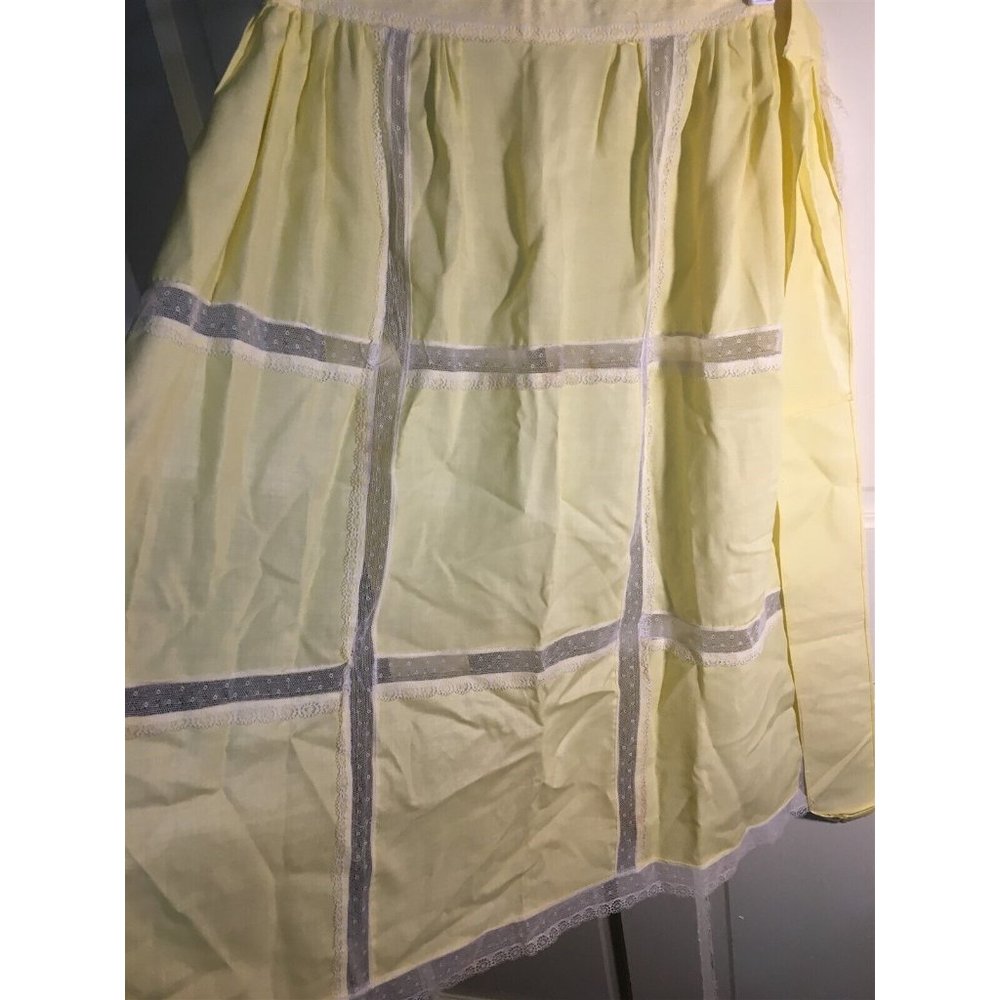 vintage apron yellow lace insert windowpane longer style